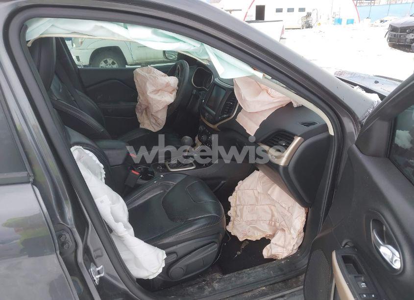 Photo 5 of 2017 Jeep Cherokee HIGH ALTITUDE 4X4 (VIN 1C4PJMDS5HW632810)