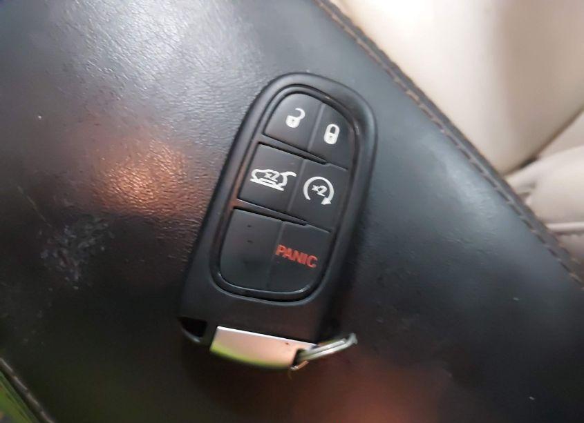 Photo 11 of 2015 Jeep Cherokee LIMITED (VIN 1C4PJMDS6FW510373)