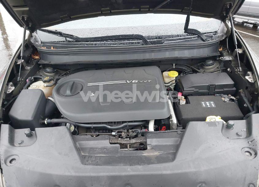 Photo 10 of 2015 Jeep Cherokee LIMITED (VIN 1C4PJMDS6FW605015)