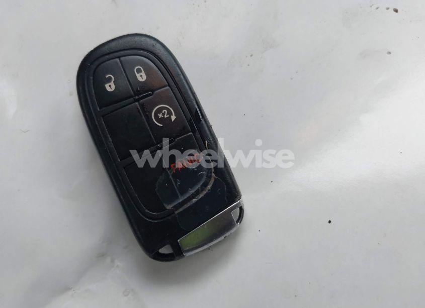 Photo 11 of 2015 Jeep Cherokee LIMITED (VIN 1C4PJMDS6FW605015)