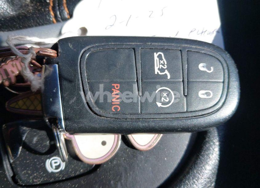 Photo 11 of 2015 Jeep Cherokee LIMITED (VIN 1C4PJMDS6FW666137)