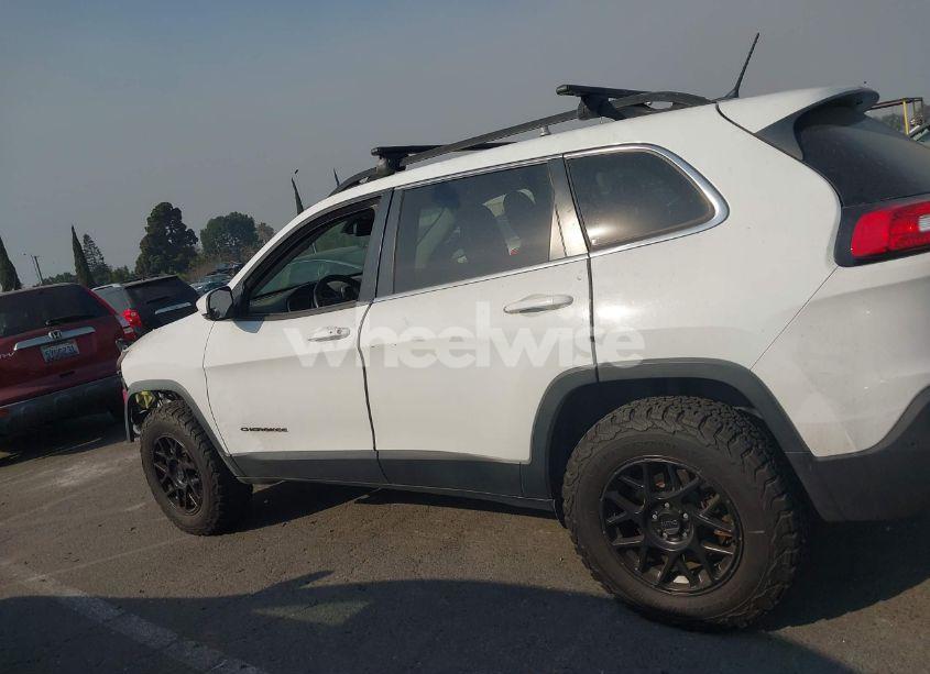 Photo 14 of 2015 Jeep Cherokee LIMITED (VIN 1C4PJMDS6FW680412)