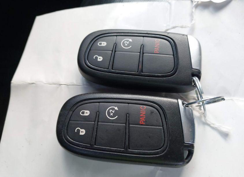 Photo 11 of 2015 Jeep Cherokee LIMITED (VIN 1C4PJMDS6FW698327)