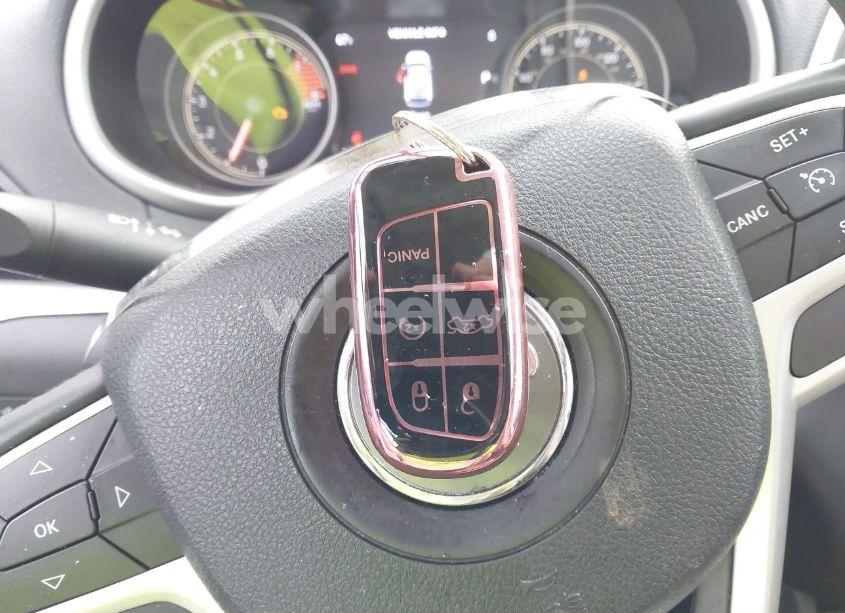 Photo 11 of 2017 Jeep Cherokee LIMITED 4X4 (VIN 1C4PJMDS6HW582841)