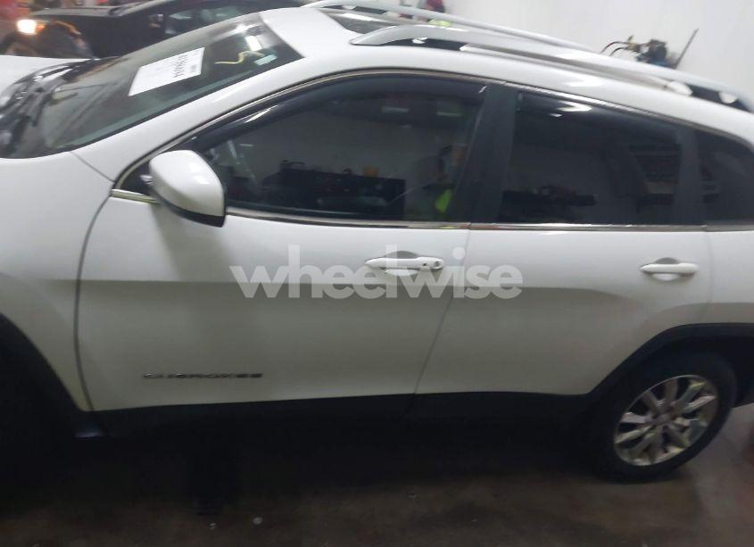 Photo 15 of 2017 Jeep Cherokee LIMITED 4X4 (VIN 1C4PJMDS6HW631262)