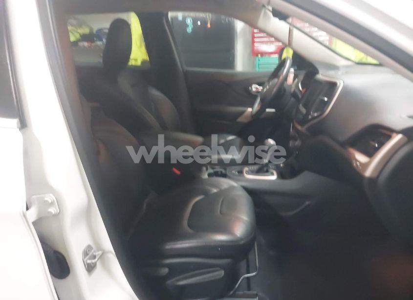 Photo 5 of 2017 Jeep Cherokee LIMITED 4X4 (VIN 1C4PJMDS6HW631262)