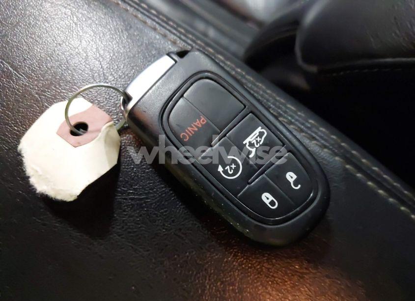 Photo 11 of 2015 Jeep Cherokee LIMITED (VIN 1C4PJMDS7FW550302)