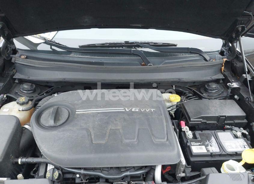 Photo 10 of 2015 Jeep Cherokee LIMITED (VIN 1C4PJMDS7FW630988)