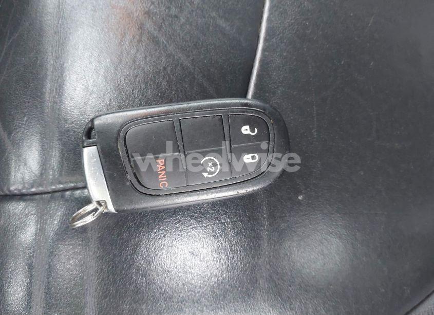 Photo 11 of 2015 Jeep Cherokee LIMITED (VIN 1C4PJMDS7FW630988)