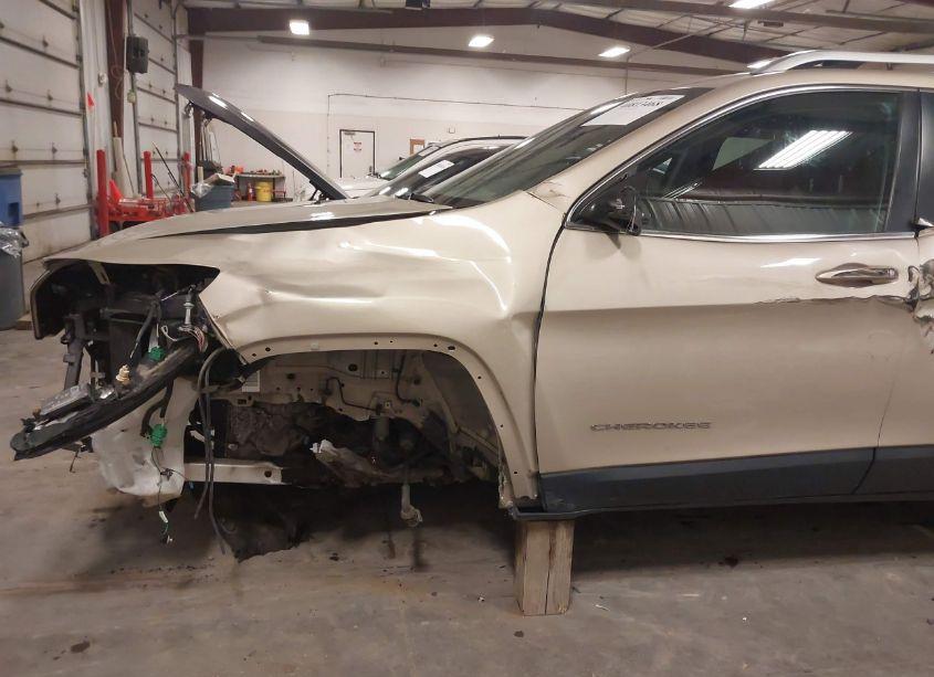 Photo 19 of 2015 Jeep Cherokee LIMITED (VIN 1C4PJMDS7FW682315)