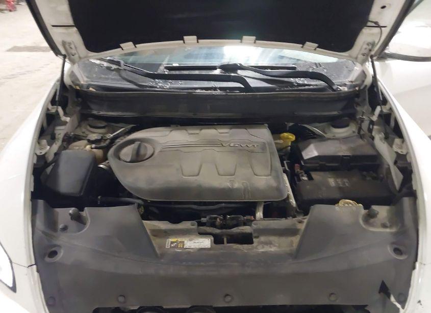 Photo 10 of 2015 Jeep Cherokee LIMITED (VIN 1C4PJMDS7FW687952)