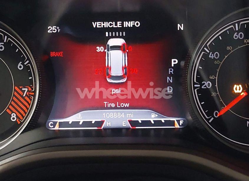 Photo 15 of 2015 Jeep Cherokee LIMITED (VIN 1C4PJMDS7FW698420)