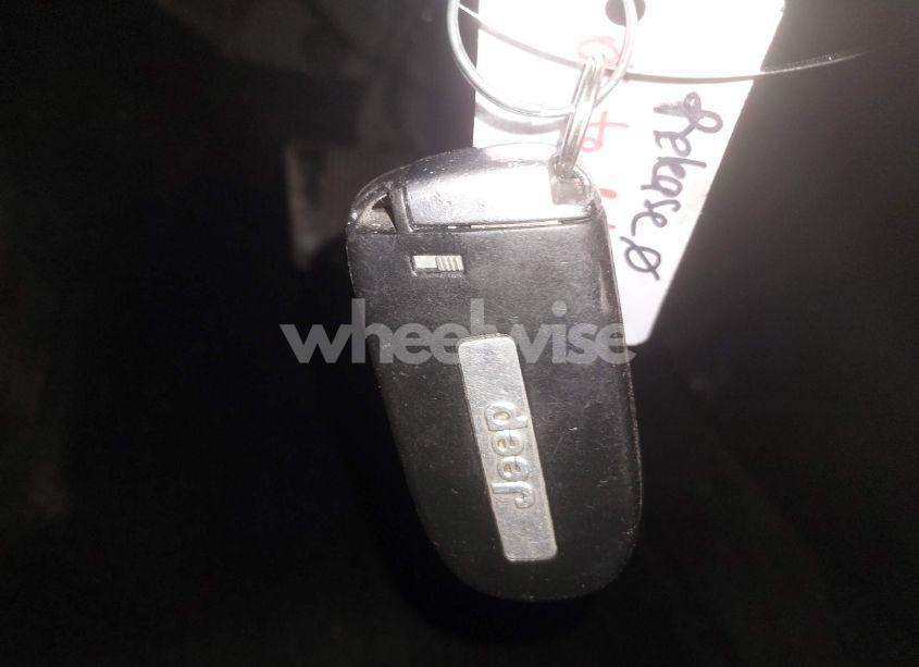 Photo 11 of 2015 Jeep Cherokee LIMITED (VIN 1C4PJMDS7FW698885)