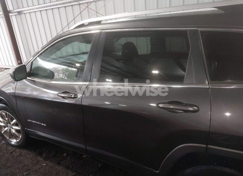 Photo 14 of 2015 Jeep Cherokee LIMITED (VIN 1C4PJMDS7FW698885)