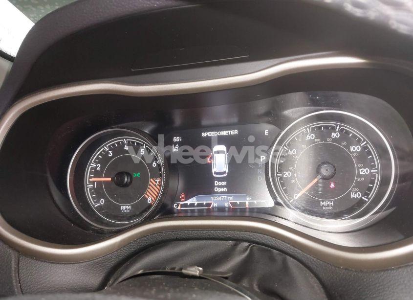 Photo 15 of 2015 Jeep Cherokee LIMITED (VIN 1C4PJMDS7FW698885)