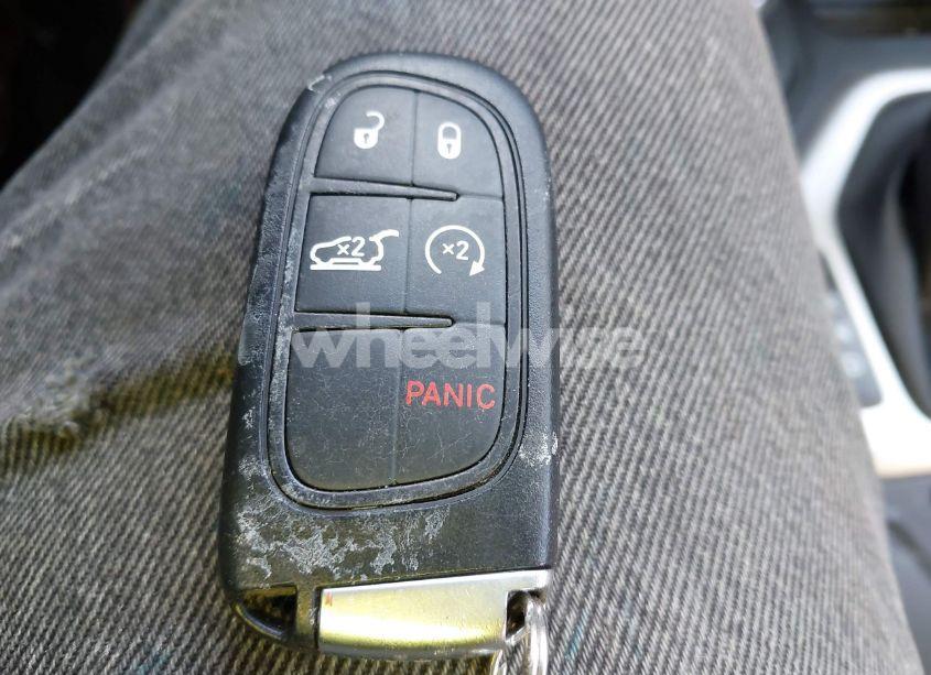 Photo 11 of 2016 Jeep Cherokee LIMITED (VIN 1C4PJMDS7GW105382)