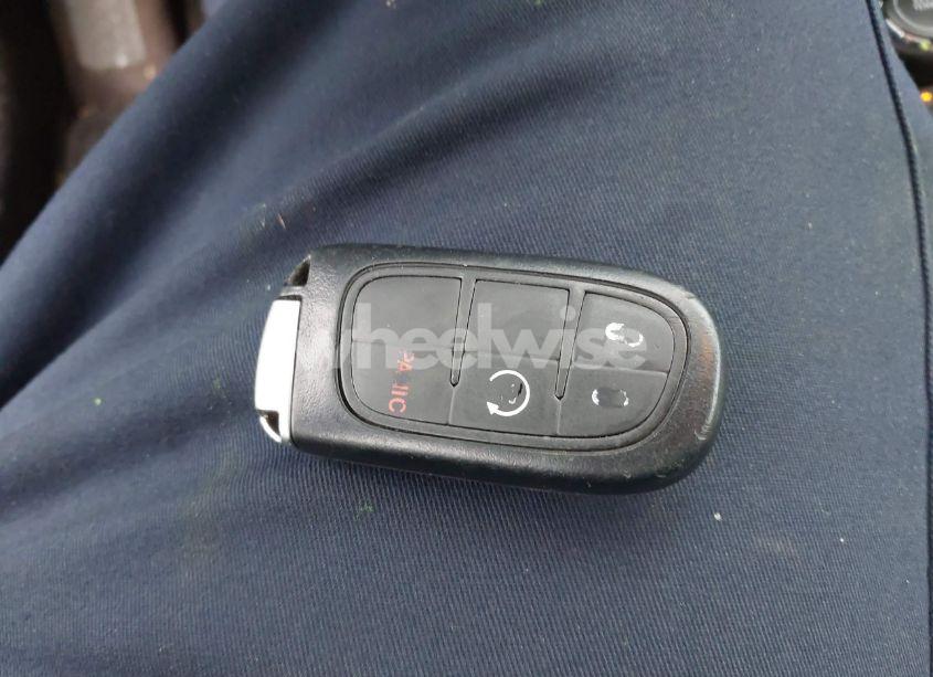 Photo 11 of 2016 Jeep Cherokee LIMITED (VIN 1C4PJMDS7GW203778)