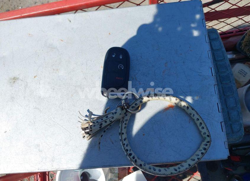 Photo 11 of 2015 Jeep Cherokee LIMITED (VIN 1C4PJMDS8FW624102)