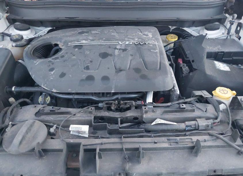 Photo 10 of 2016 Jeep Cherokee LIMITED (VIN 1C4PJMDS8GW131621)