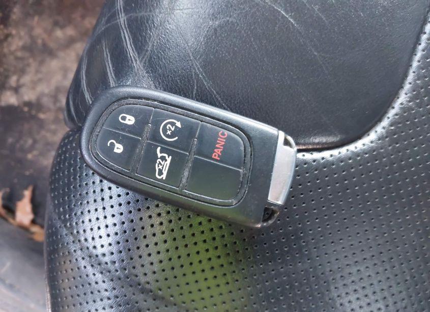 Photo 11 of 2015 Jeep Cherokee LIMITED (VIN 1C4PJMDS9FW526440)