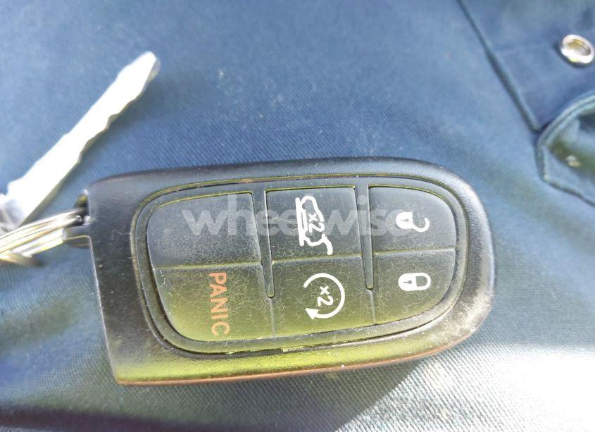 Photo 11 of 2015 Jeep Cherokee LIMITED (VIN 1C4PJMDS9FW648036)