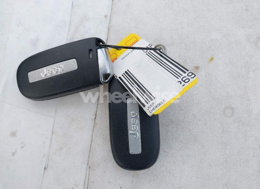 Photo 11 of 2016 Jeep Cherokee LIMITED (VIN 1C4PJMDS9GW121065)