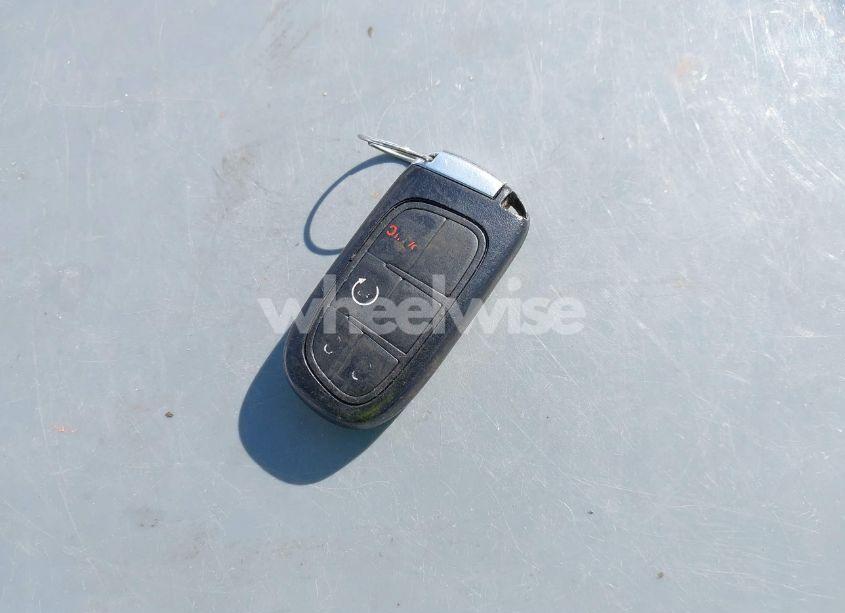 Photo 11 of 2016 Jeep Cherokee LIMITED (VIN 1C4PJMDS9GW188443)