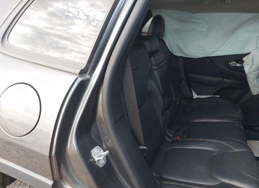 Photo 8 of 2017 Jeep Cherokee HIGH ALTITUDE 4X4 (VIN 1C4PJMDS9HW505459)