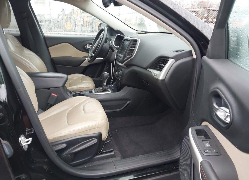 Photo 5 of 2017 Jeep Cherokee LIMITED 4X4 (VIN 1C4PJMDS9HW580372)