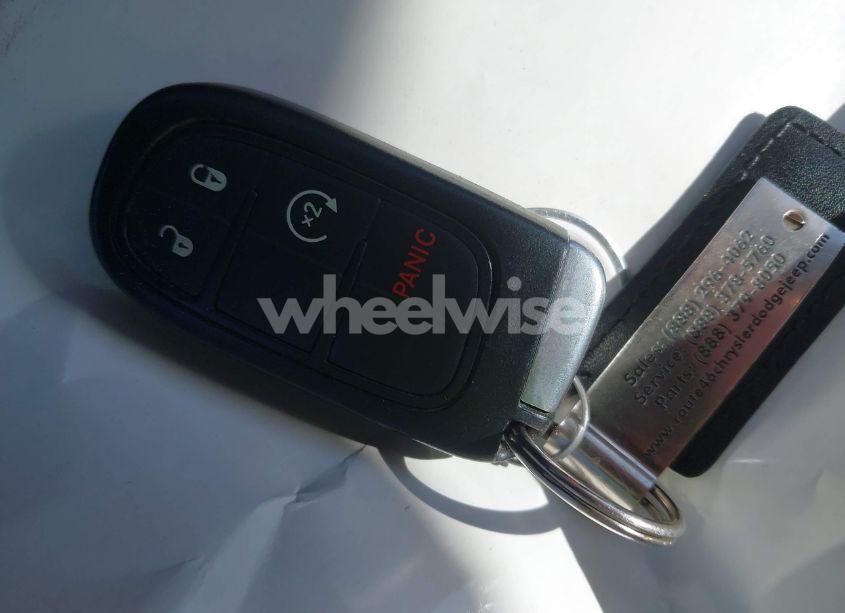 Photo 11 of 2015 Jeep Cherokee LIMITED (VIN 1C4PJMDSXFW578613)