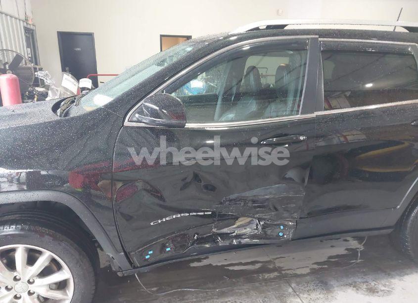 Photo 6 of 2016 Jeep Cherokee LIMITED (VIN 1C4PJMDSXGW233096)