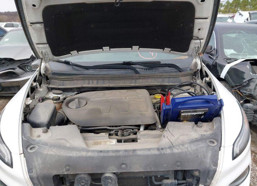 Photo 10 of 2016 Jeep Cherokee LIMITED (VIN 1C4PJMDSXGW286378)