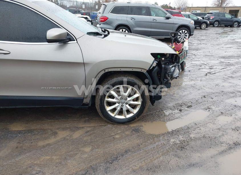 Photo 18 of 2017 Jeep Cherokee LIMITED 4X4 (VIN 1C4PJMDSXHW599013)