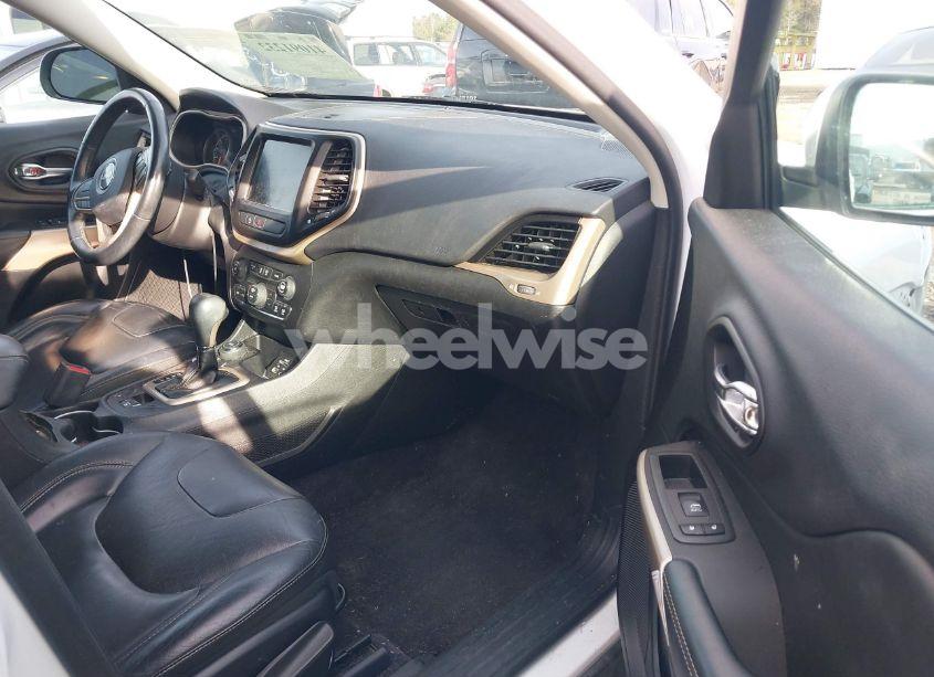 Photo 5 of 2018 Jeep Cherokee LIMITED 4X4 (VIN 1C4PJMDX0JD500941)