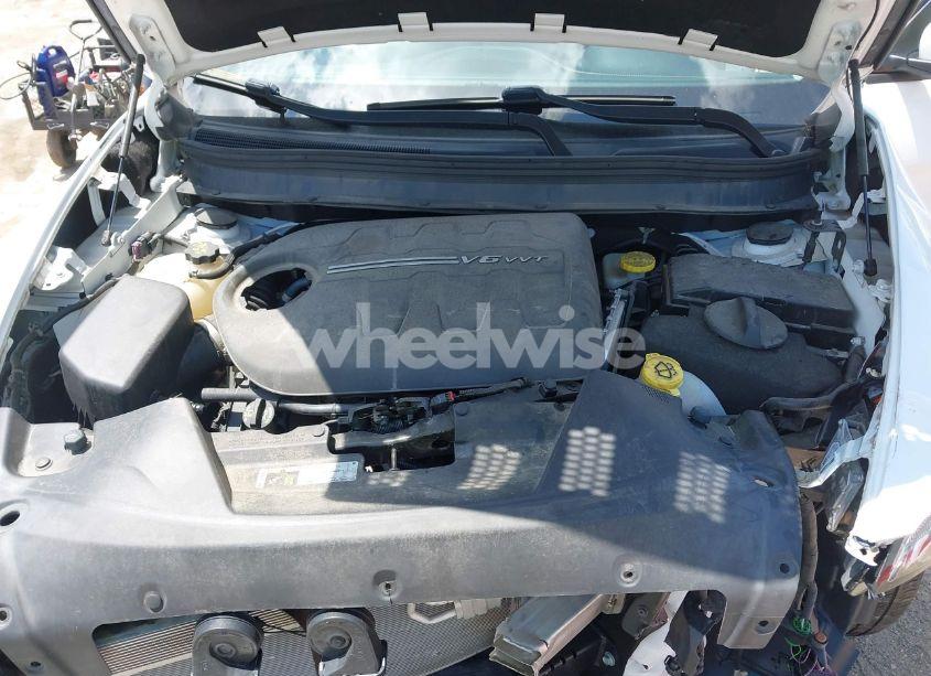 Photo 10 of 2018 Jeep Cherokee LIMITED 4X4 (VIN 1C4PJMDX0JD514581)