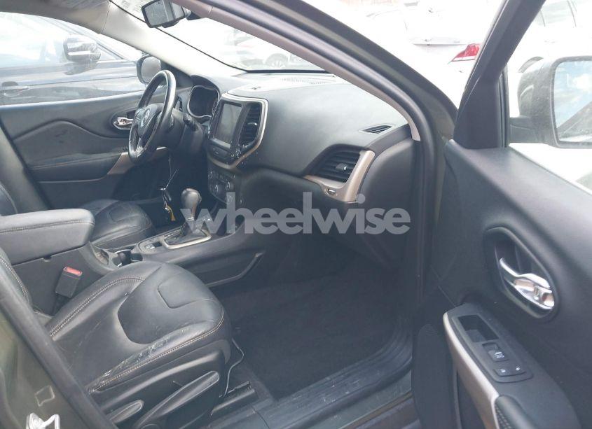 Photo 5 of 2018 Jeep Cherokee LIMITED 4X4 (VIN 1C4PJMDX0JD601431)