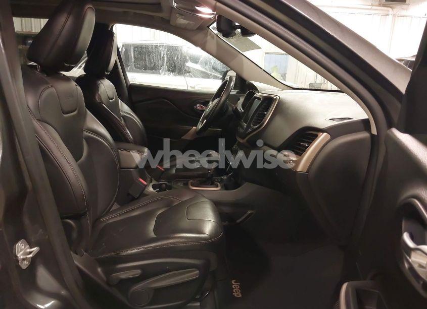 Photo 5 of 2018 Jeep Cherokee LIMITED 4X4 (VIN 1C4PJMDX0JD617273)