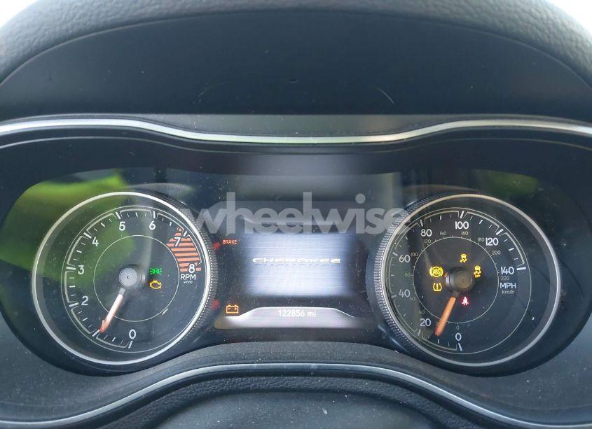 Photo 7 of 2019 Jeep Cherokee LIMITED 4X4 (VIN 1C4PJMDX0KD283974)