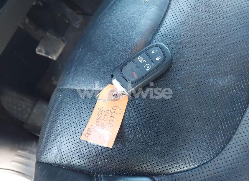 Photo 11 of 2019 Jeep Cherokee LIMITED 4X4 (VIN 1C4PJMDX0KD436305)