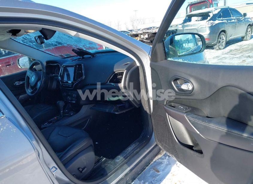 Photo 5 of 2019 Jeep Cherokee LIMITED 4X4 (VIN 1C4PJMDX0KD436305)