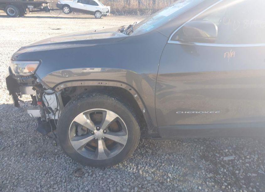 Photo 6 of 2019 Jeep Cherokee LIMITED 4X4 (VIN 1C4PJMDX0KD460068)