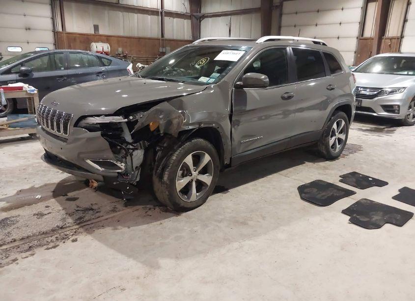 Photo 2 of 2021 Jeep Cherokee LIMITED 4X4 (VIN 1C4PJMDX0MD175566)