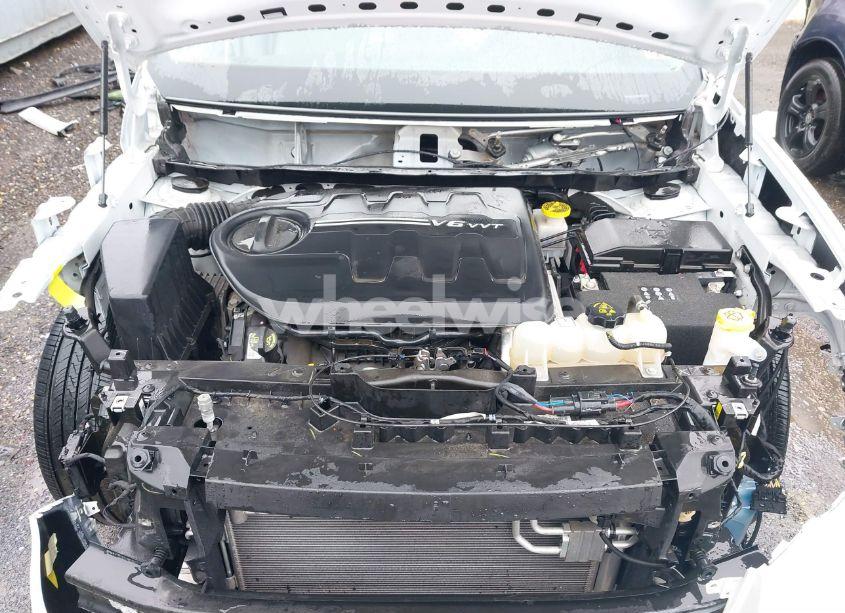 Photo 10 of 2021 Jeep Cherokee LIMITED 4X4 (VIN 1C4PJMDX0MD240545)