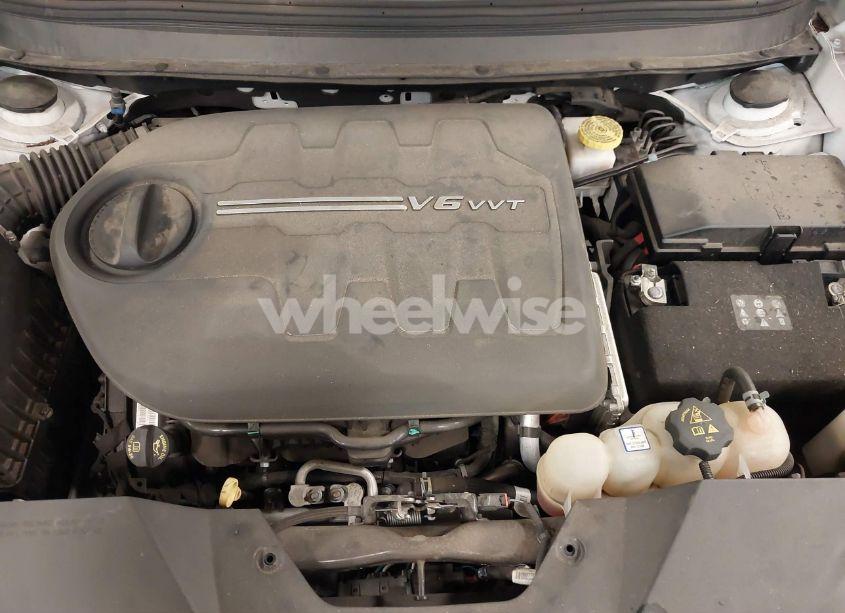 Photo 10 of 2019 Jeep Cherokee LIMITED 4X4 (VIN 1C4PJMDX1KD156425)