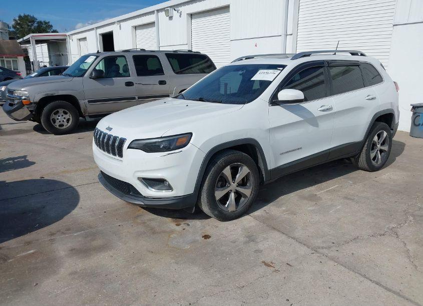 Photo 2 of 2019 Jeep Cherokee LIMITED 4X4 (VIN 1C4PJMDX1KD156795)