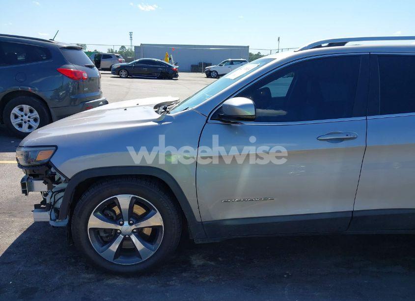 Photo 21 of 2019 Jeep Cherokee LIMITED 4X4 (VIN 1C4PJMDX1KD166355)