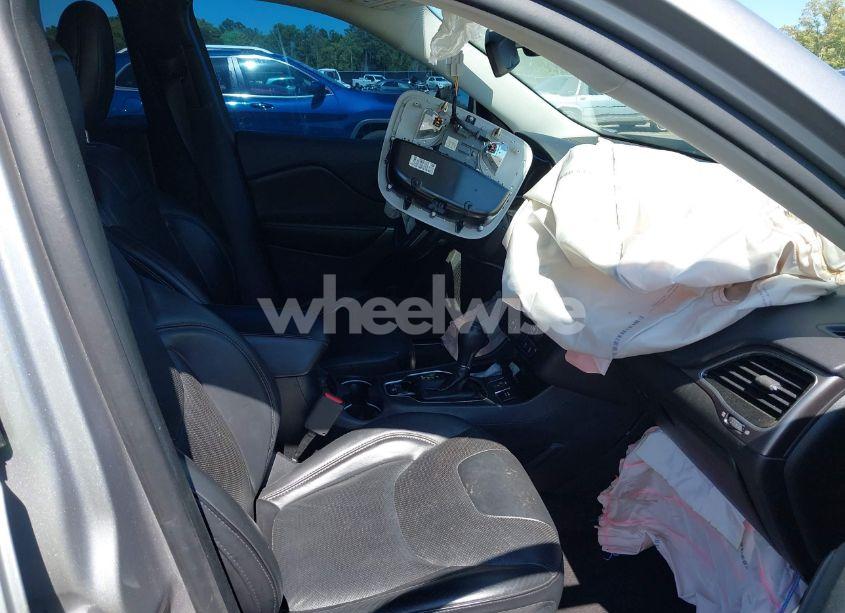 Photo 5 of 2019 Jeep Cherokee LIMITED 4X4 (VIN 1C4PJMDX1KD166355)