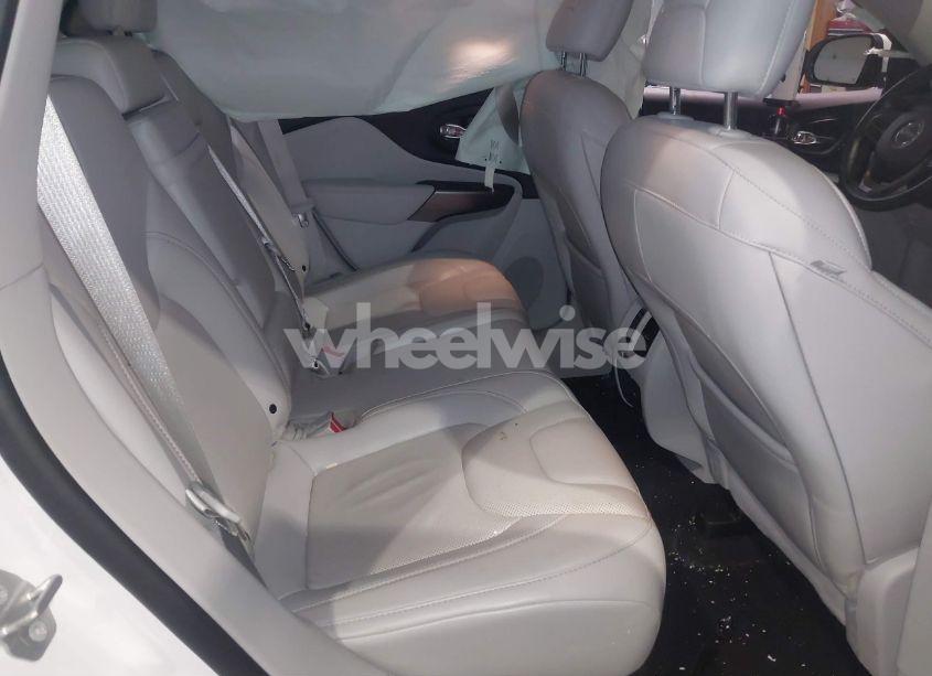 Photo 8 of 2019 Jeep Cherokee LIMITED 4X4 (VIN 1C4PJMDX1KD365129)