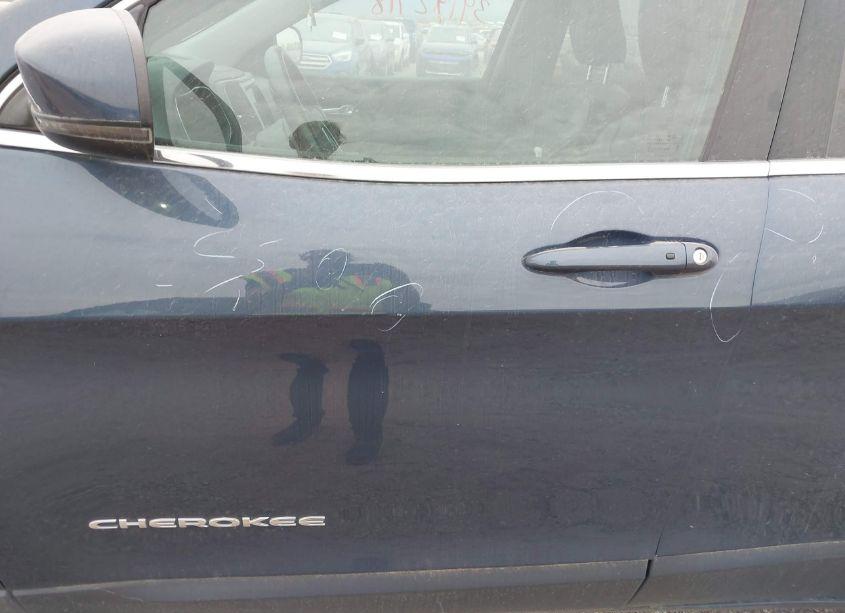 Photo 18 of 2019 Jeep Cherokee LIMITED 4X4 (VIN 1C4PJMDX1KD446566)