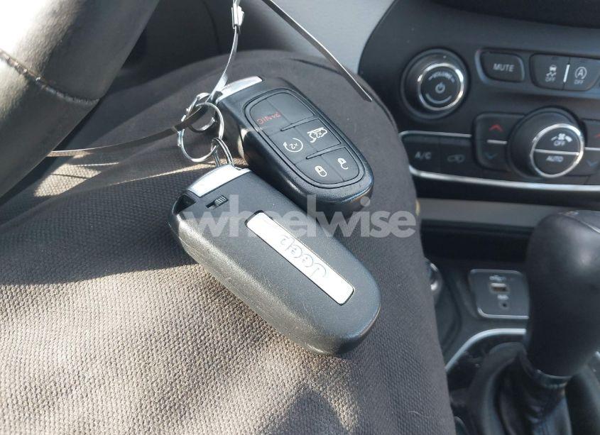 Photo 11 of 2020 Jeep Cherokee LIMITED 4X4 (VIN 1C4PJMDX1LD592323)